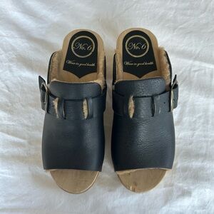 No. 6 Black Leather Buckle Clogs